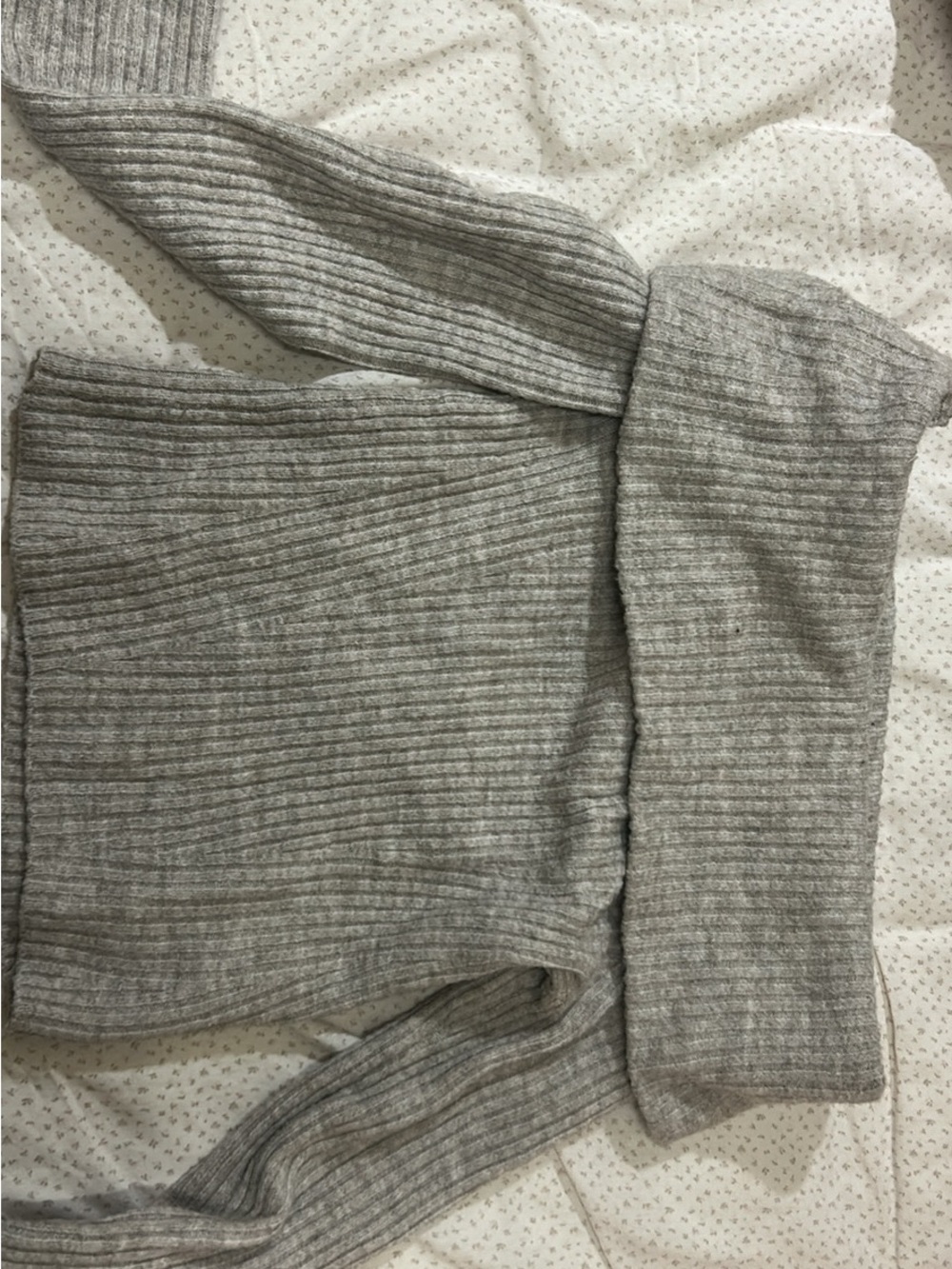 H&M Light Gray Ribbed Off-Shoulder Sweater